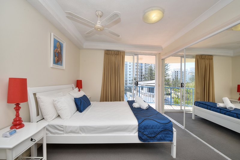 Photo - 15/93 Old Burleigh Road, Broadbeach QLD 4218 - Image 8