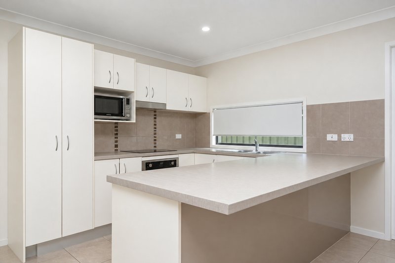 Photo - 1593 Riverway Drive, Kelso QLD 4815 - Image 3