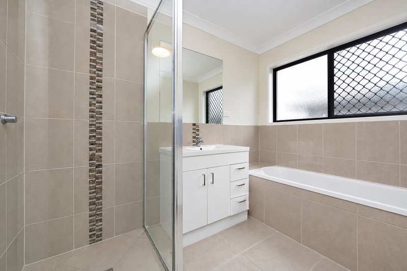 Photo - 1593 Riverway Drive, Kelso QLD 4815 - Image 5