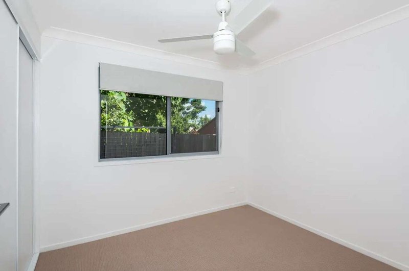 Photo - 15a Castle Court, Kallangur QLD 4503 - Image 3