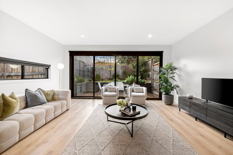 Photo - 15A Clarendon Avenue, Oakleigh South VIC 3167 - Image 3