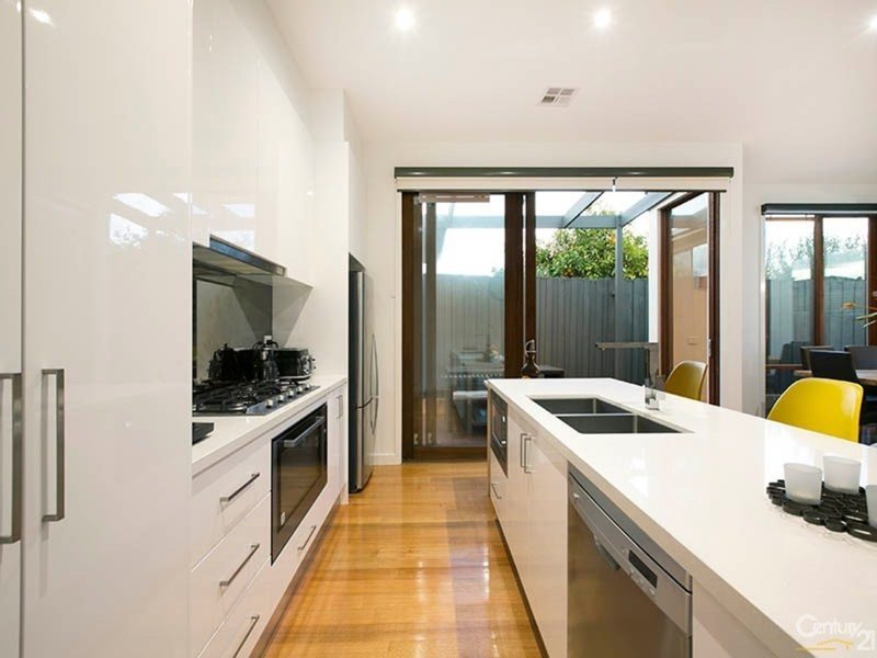 Photo - 15A Dickens Street, Bentleigh VIC 3204 - Image 5