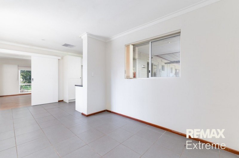 Photo - 15A Lowanna Way, Armadale WA 6112 - Image 5