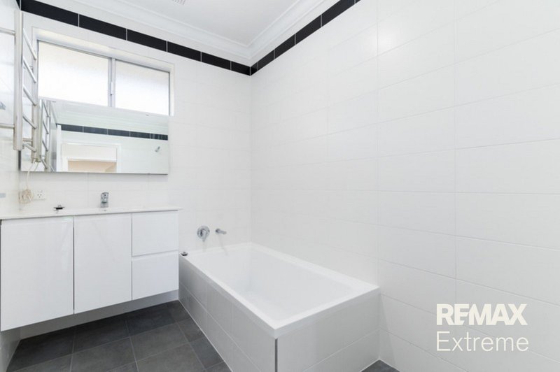 Photo - 15A Lowanna Way, Armadale WA 6112 - Image 7