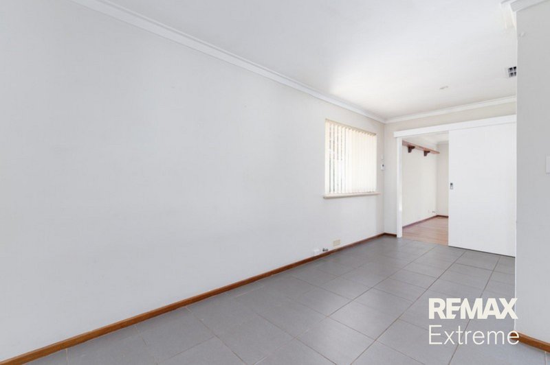 Photo - 15A Lowanna Way, Armadale WA 6112 - Image 9