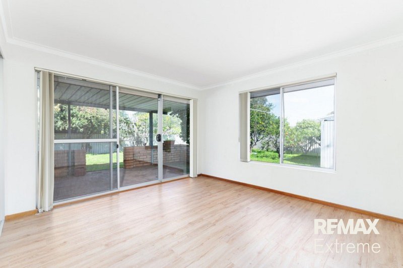 Photo - 15A Lowanna Way, Armadale WA 6112 - Image 14