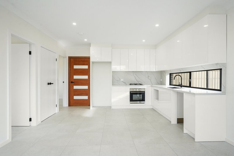 Photo - 15a Mifsud Crescent, Oakhurst NSW 2761 - Image 1