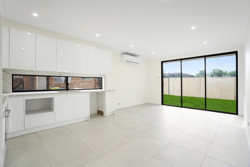 Photo - 15a Mifsud Crescent, Oakhurst NSW 2761 - Image 3