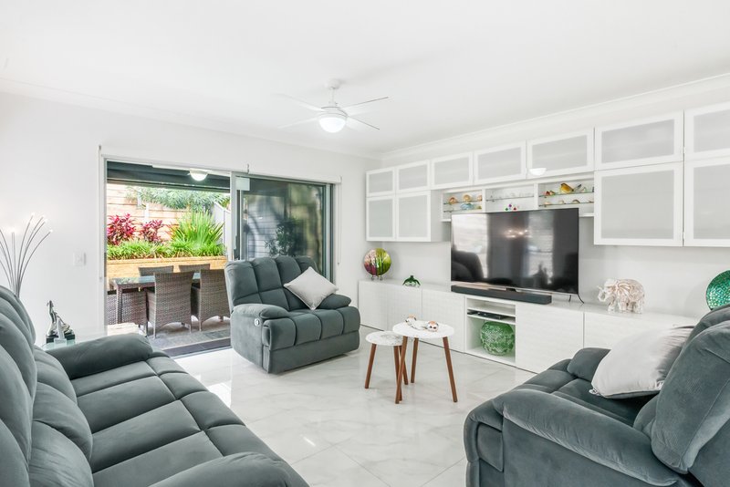 15a Sapphire Place, Elanora QLD 4221