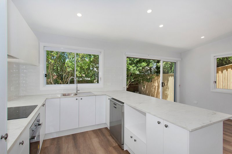 Photo - 15a Tyrone Avenue, Forestville NSW 2087 - Image 4