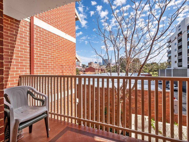 Photo - 15a/48 Wellington Street, East Perth WA 6004 - Image 10