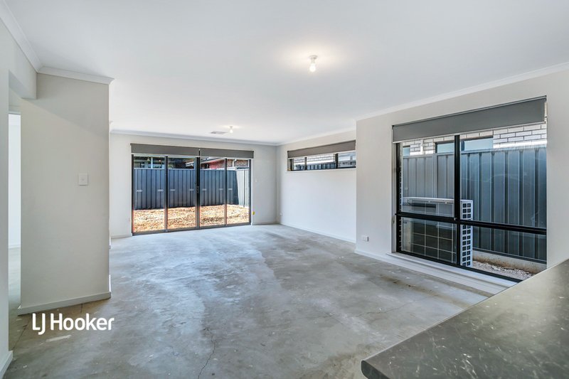 Photo - 15B Lovelock Road, Parafield Gardens SA 5107 - Image 6