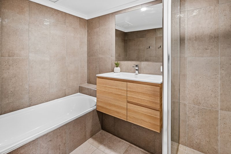 Photo - 15D/3540 Main Beach Parade, Main Beach QLD 4217 - Image 13