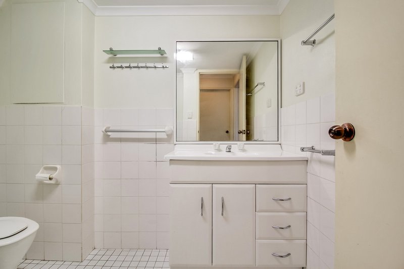 Photo - 1/6-12 Hindmarsh Avenue, North Wollongong NSW 2500 - Image 7