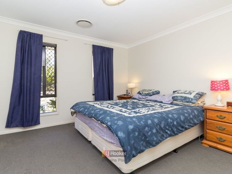 Photo - 16-18 Goldfinch Court, Greenbank QLD 4124 - Image 11