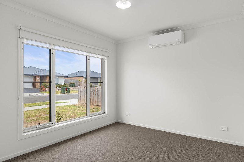 Photo - 16 Abingdon Avenue, Cowes VIC 3922 - Image 6