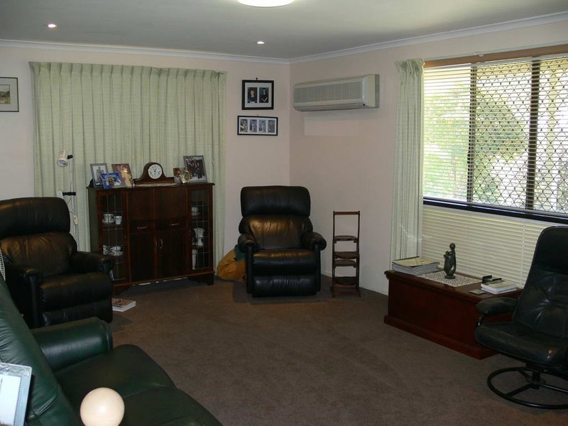 Photo - 16 Adelaide Street, Esk QLD 4312 - Image 2