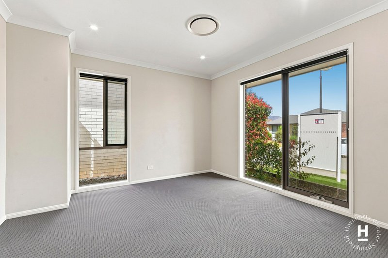 Photo - 16 Affinity Way, South Ripley QLD 4306 - Image 3