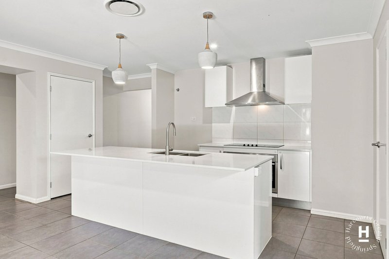Photo - 16 Affinity Way, South Ripley QLD 4306 - Image 7