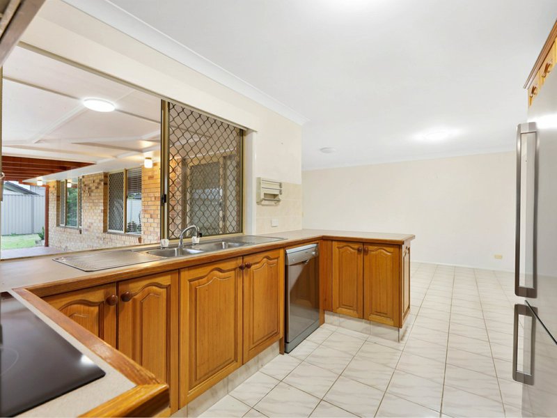 Photo - 16 Agave Street, Elanora QLD 4221 - Image 12