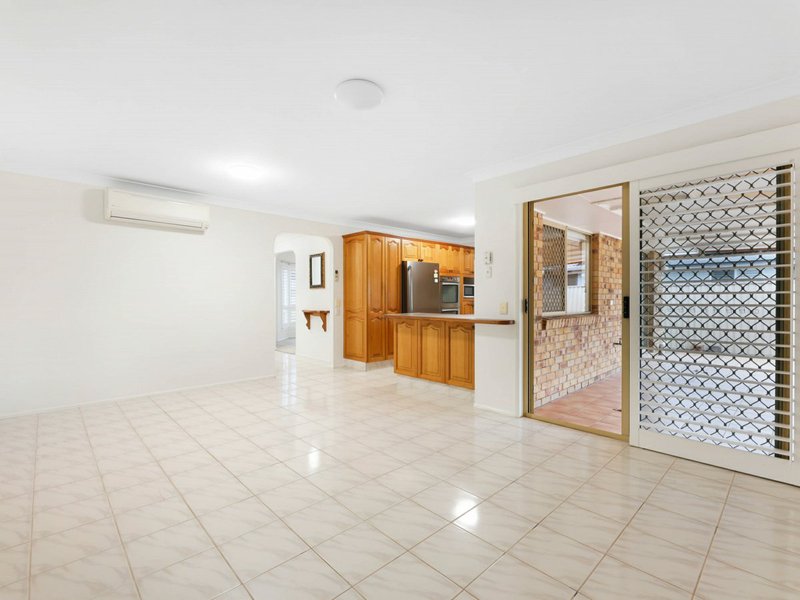 Photo - 16 Agave Street, Elanora QLD 4221 - Image 13