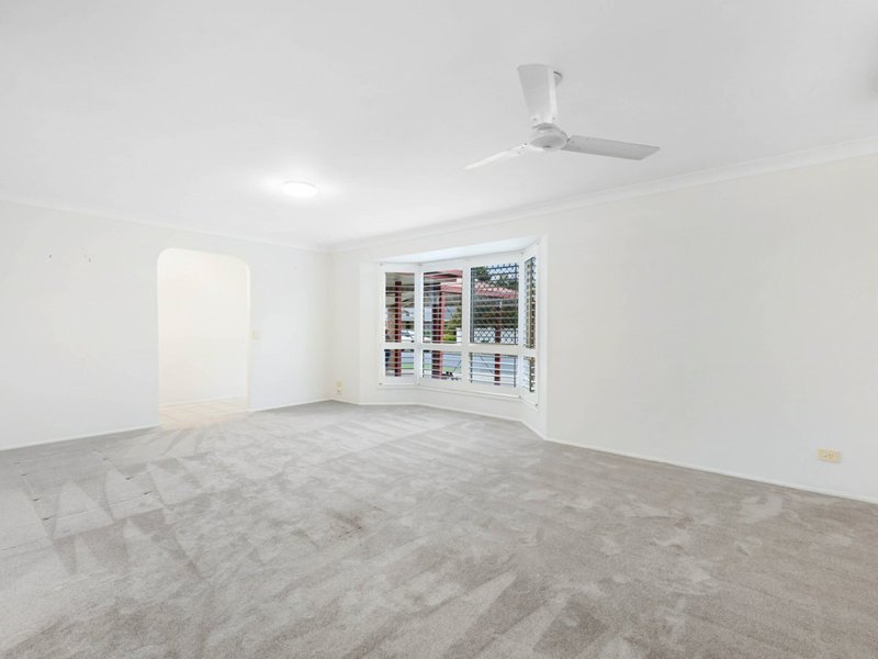 Photo - 16 Agave Street, Elanora QLD 4221 - Image 14