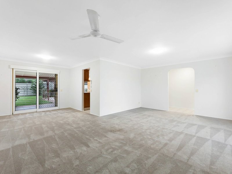 Photo - 16 Agave Street, Elanora QLD 4221 - Image 16