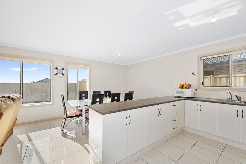 Photo - 16 Albatross Street, Wallaroo SA 5556 - Image 6