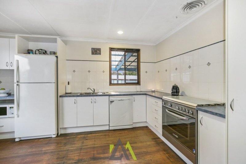 Photo - 16 Aleppo Crescent, Frankston North VIC 3200 - Image 4