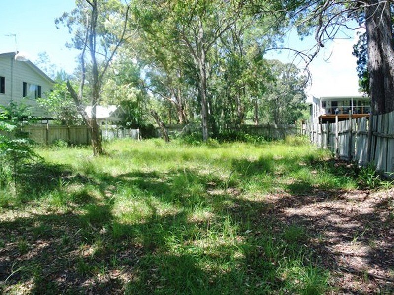 16 Alexander Street, Macleay Island QLD 4184