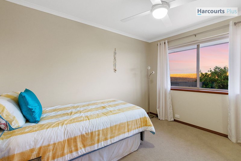 Photo - 16 Alfonso Drive, Hallett Cove SA 5158 - Image 14