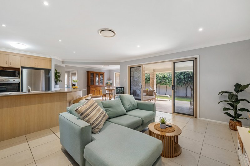 Photo - 16 Alford Place, Wellington Point QLD 4160 - Image 3
