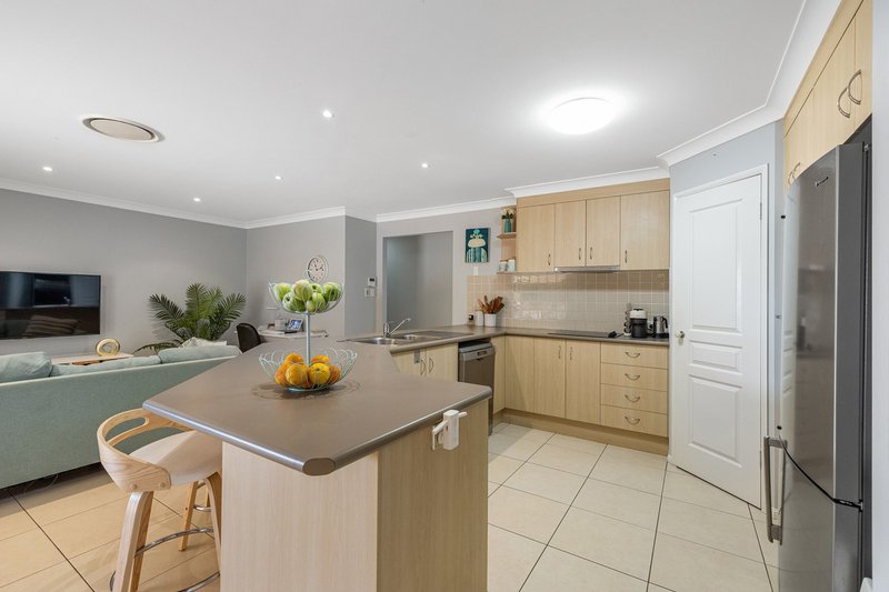 Photo - 16 Alford Place, Wellington Point QLD 4160 - Image 4