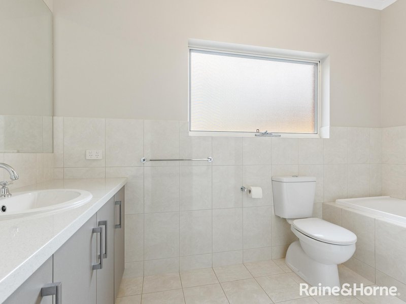 Photo - 16 Allchurch Ave , North Plympton SA 5037 - Image 10