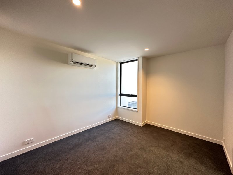 Photo - 16 Amara Circuit, Oakleigh South VIC 3167 - Image 5