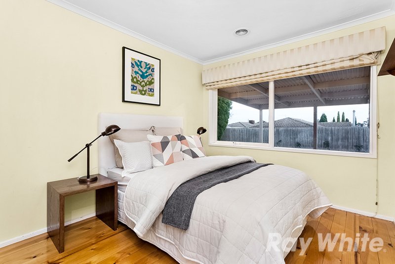 Photo - 16 Amblecote Crescent, Mulgrave VIC 3170 - Image 9