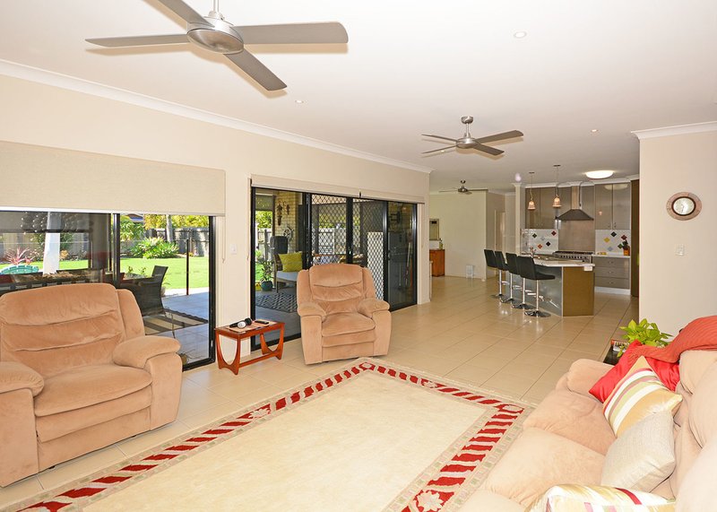 Photo - 16 Amstal Avenue, Wondunna QLD 4655 - Image 22