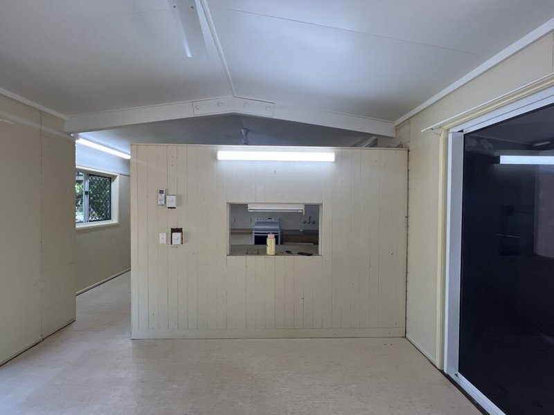 Photo - 16 Annandi Ave , Rocky Point QLD 4874 - Image 8