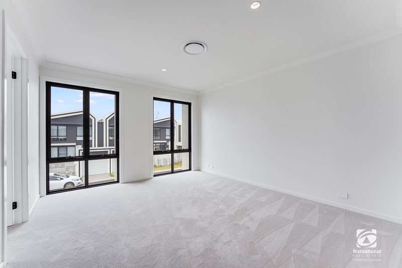 Photo - 16 Annanvale Circuit, Mount Annan NSW 2567 - Image 8