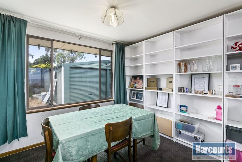 Photo - 16 Arafura Court, Hallett Cove SA 5158 - Image 4