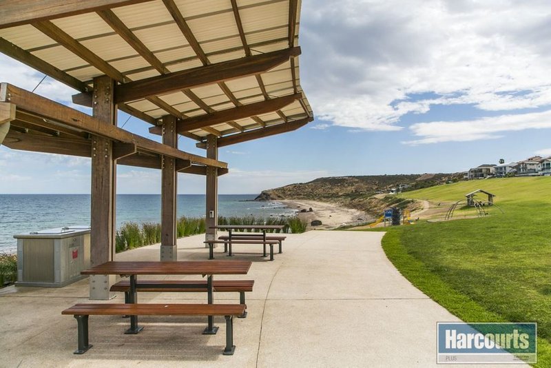 Photo - 16 Arafura Court, Hallett Cove SA 5158 - Image 11