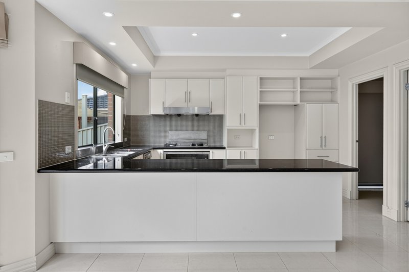 Photo - 16 Arbour Rise, Pakenham VIC 3810 - Image 3