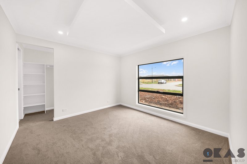 Photo - 16 Arkbar Avenue, Deanside VIC 3336 - Image 4