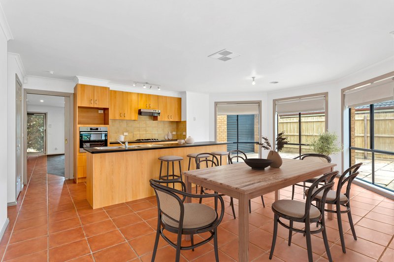 Photo - 16 Arlene Drive, Skye VIC 3977 - Image 3