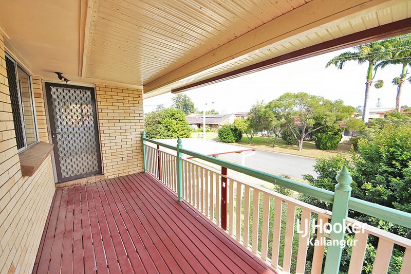 Photo - 16 Arrakune Crescent, Kallangur QLD 4503 - Image 7