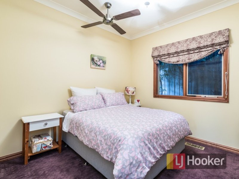 Photo - 16 Ash Crescent, Pakenham VIC 3810 - Image 15