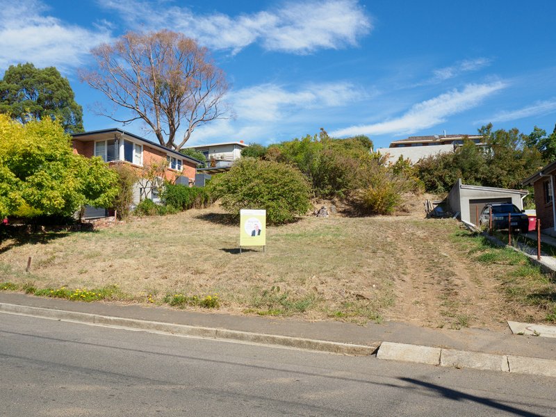 Photo - 16 Ashleigh Avenue, West Launceston TAS 7250 - Image 7