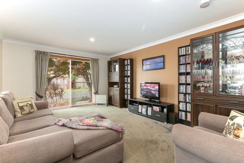 Photo - 16 Ashmore Crescent, Kanahooka NSW 2530 - Image 3