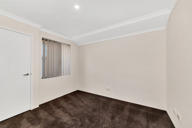 Photo - 16 Aspera Elbow , Baldivis WA 6171 - Image 9