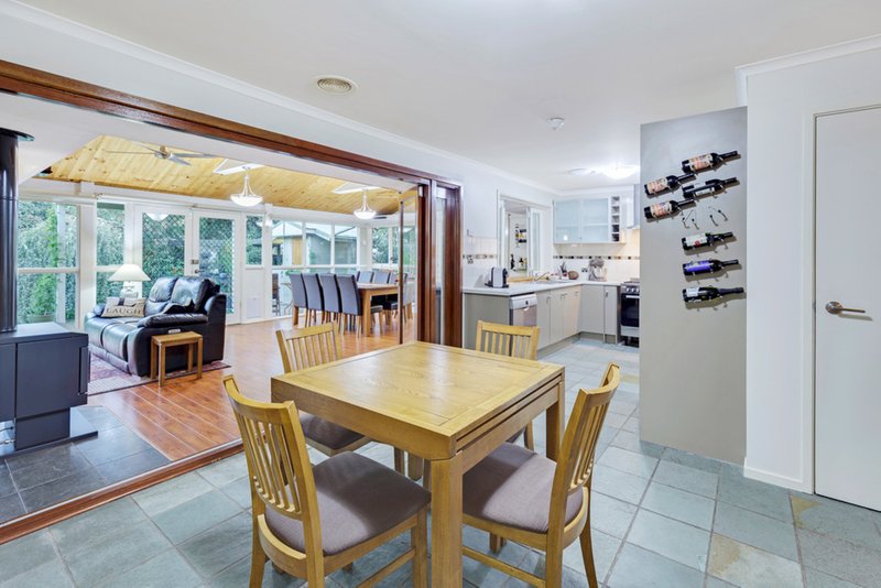 Photo - 16 Athena Place, Epping VIC 3076 - Image 6